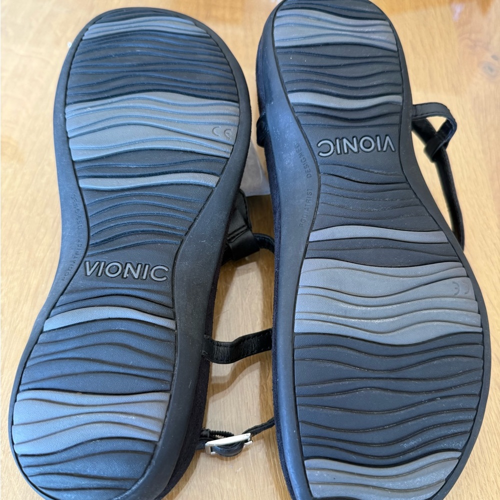 Vionic Black Sandals With Silver Embellishments - image 4